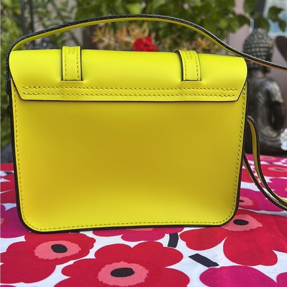 💥 New Dr. Martens Yellow 7 Inch Crossbody Satchel Bag 💥 - Picture 9 of 14